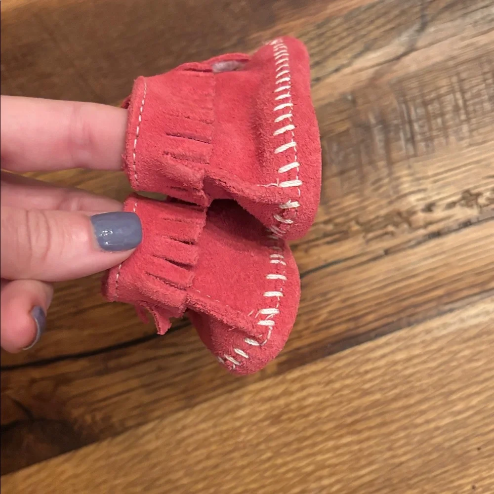 Minnetonka pink Suede leather crib Moccasins size 1